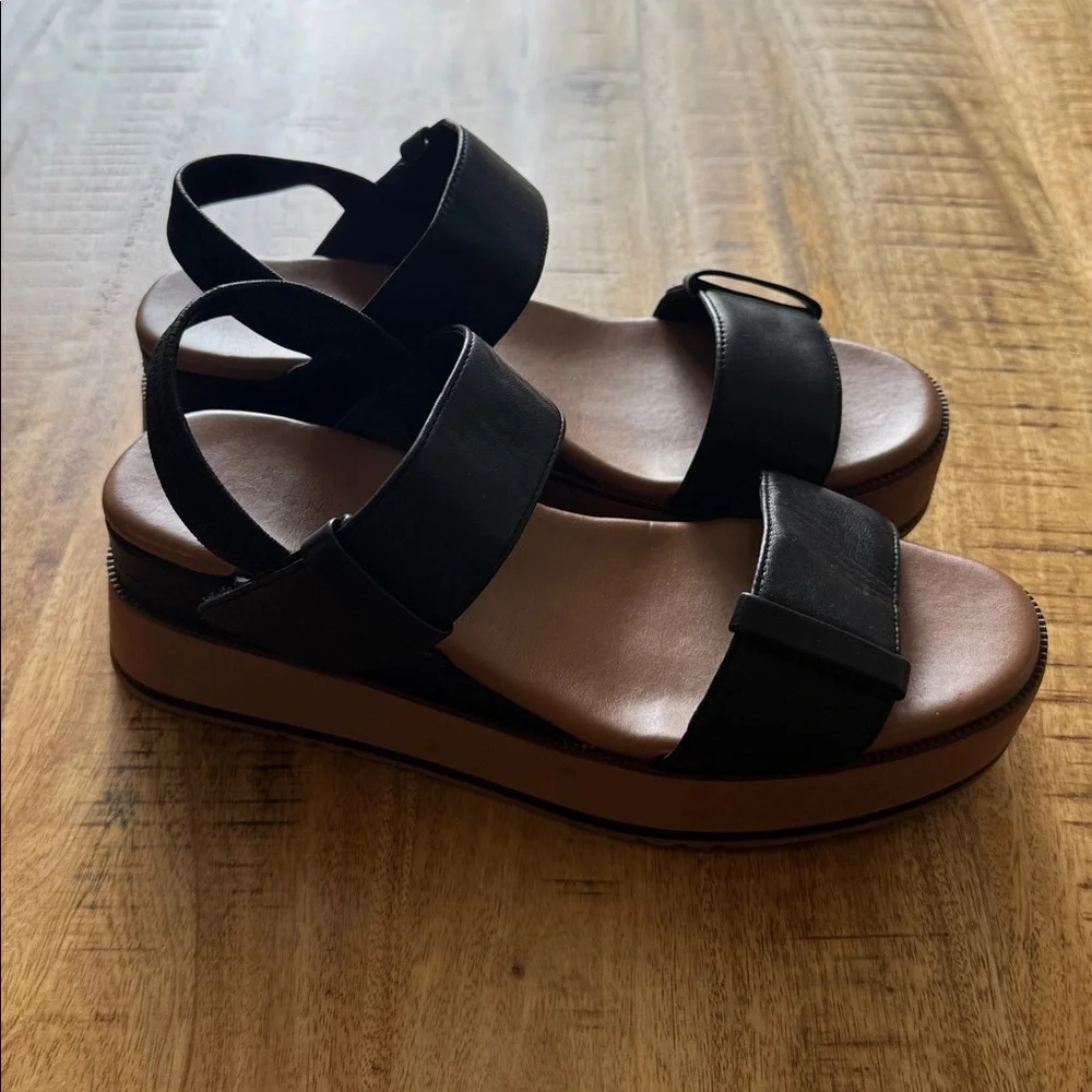 Caslon Brian Women's Black Leather Platform flatform slingback Sandals NEW